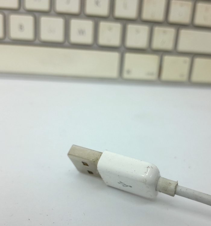 Apple Wired Keyboard A1243 - Image 5