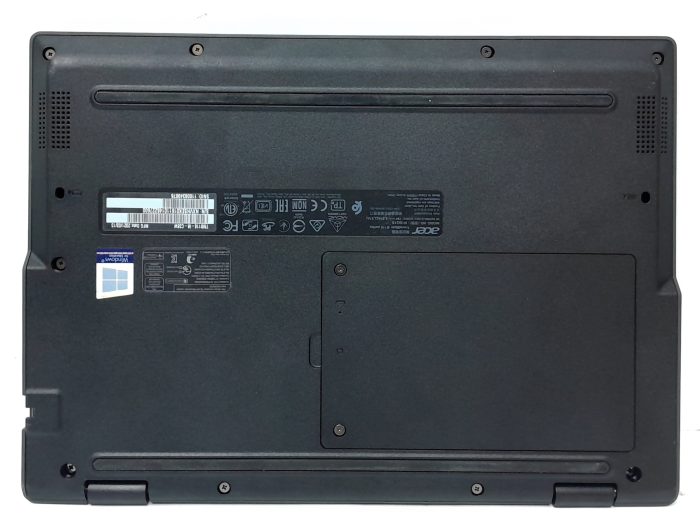 Acer_Travelmate_B118_5