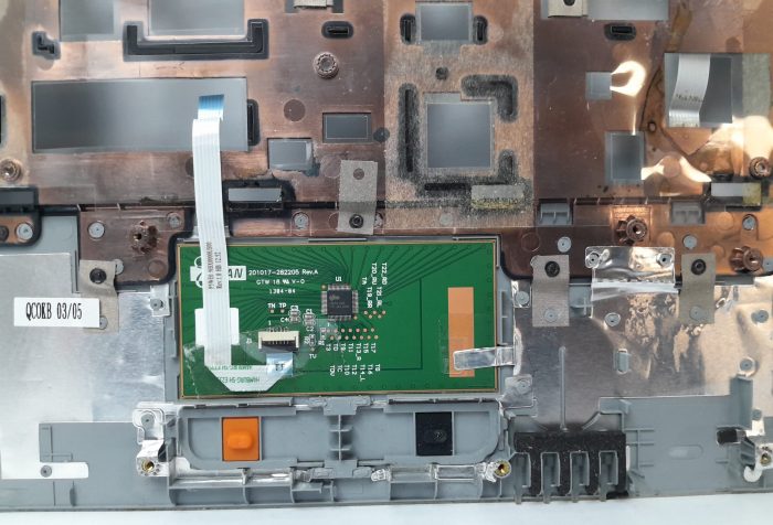 Acer Aspire E1-571 Laptop Top Case with Touchpad - Image 4