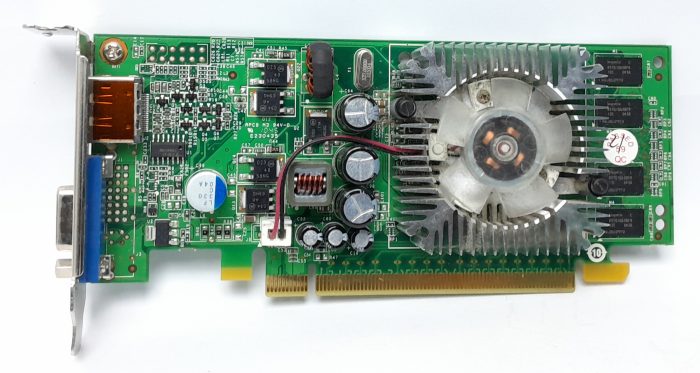 VGA DisplayPort Graphics Card FRU71Y8665 012 - Image 2