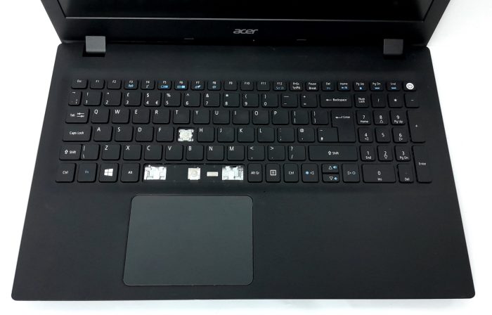 Acer_Travelmate_P257_3