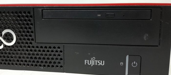 Lenovo_Esprimo_D556_3