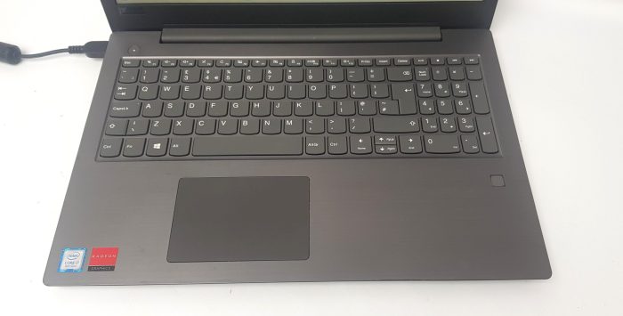 Lenovo_V330-15ikb_2