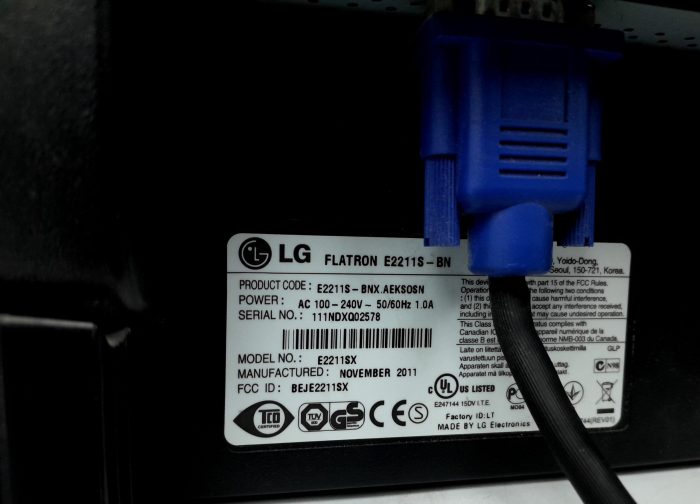 Lg_Flatron_E2211s-bn_5