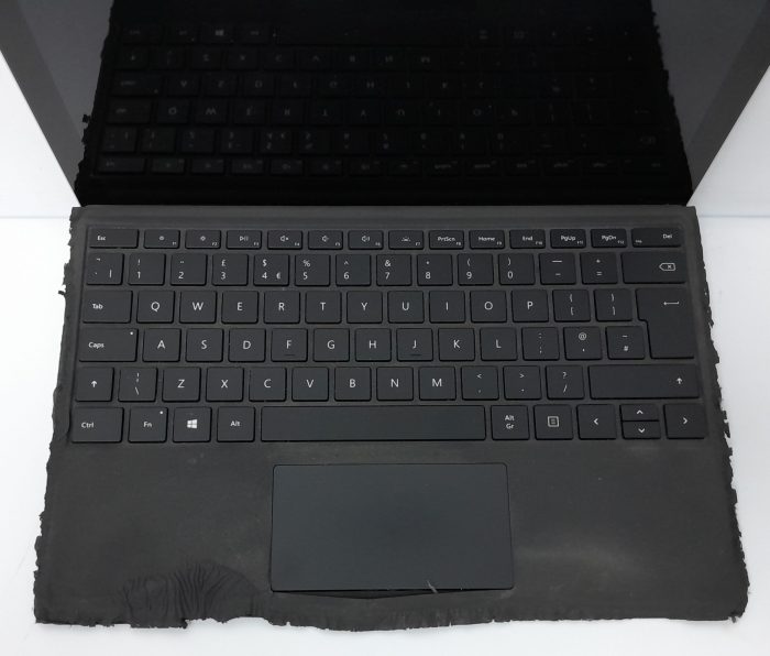 Microsoft_Surface_Pro_5_3