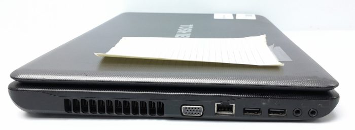 Toshiba_Satellite_C660d-15x_3