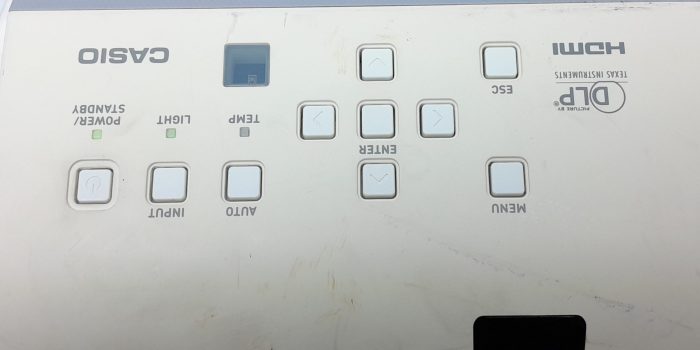 Casio HDMI VGA Projector With 7461 Lamp Houes Used XJ-UT310WN - Image 7