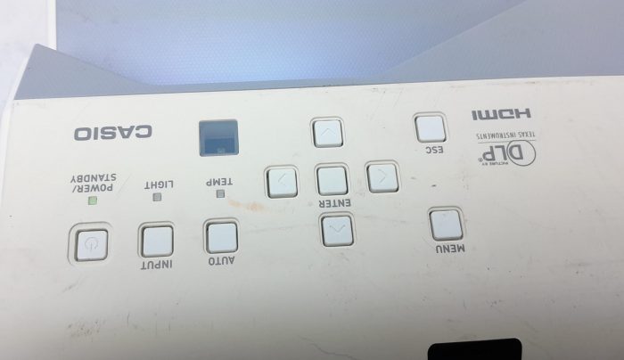 Casio HDMI VGA Projector With 4398 Lamp Houes Used XJ-UT310WN - Image 7