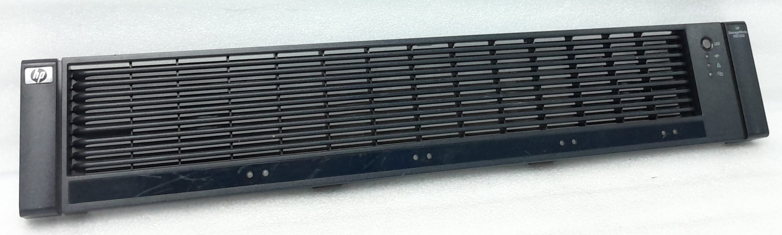 20250218_213704 HP Server Bezel StorageWorks HSV300 - Image 1