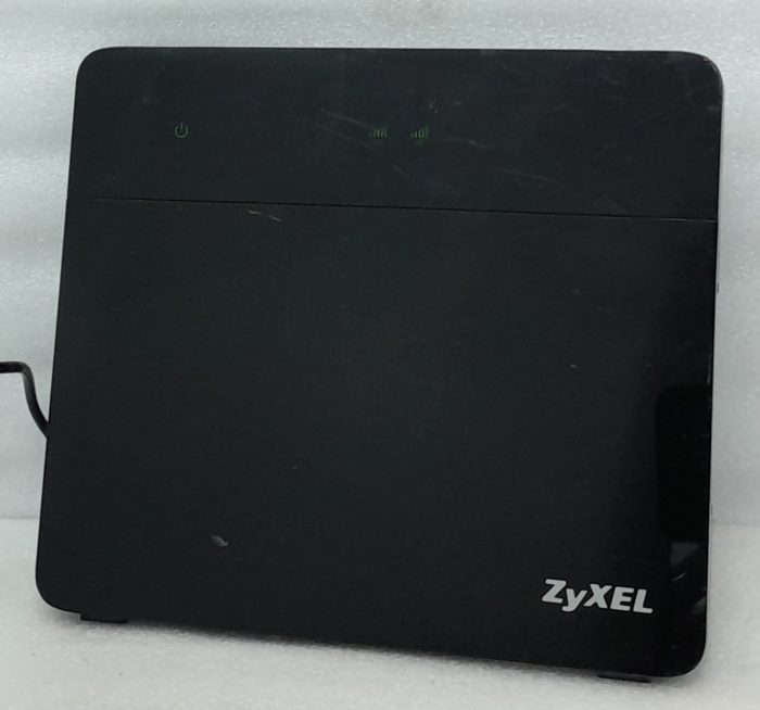 ZyXEL Gigabit Ethernet Dual Band Wireless Router VMG8924-B10A - Image 2