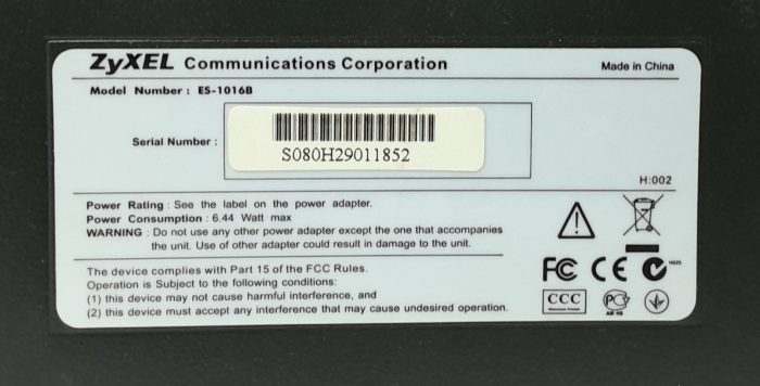 ZyXEL 16 Port Switch ES-1016B - Image 3