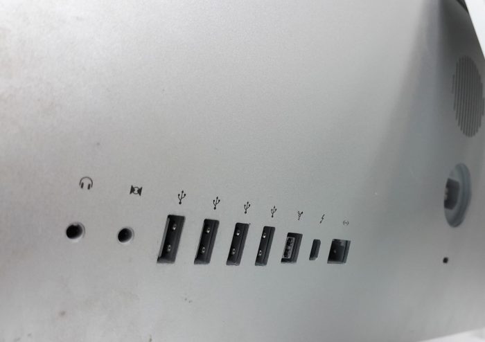 Apple_iMac12,1_3