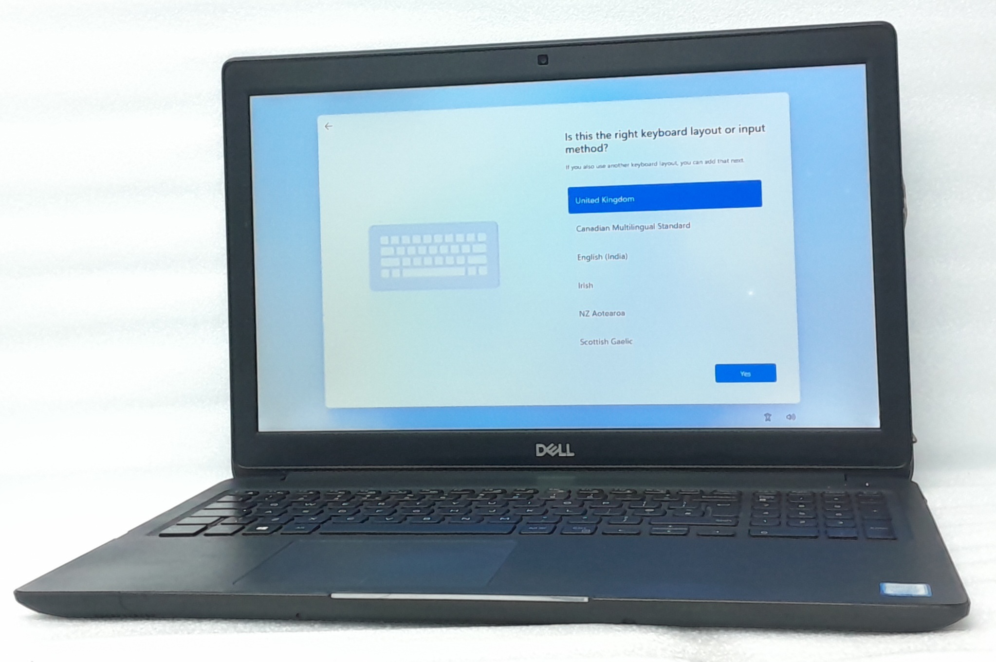 Dell_Latitude_3500_1.jpg Dell_Latitude_3500_1
