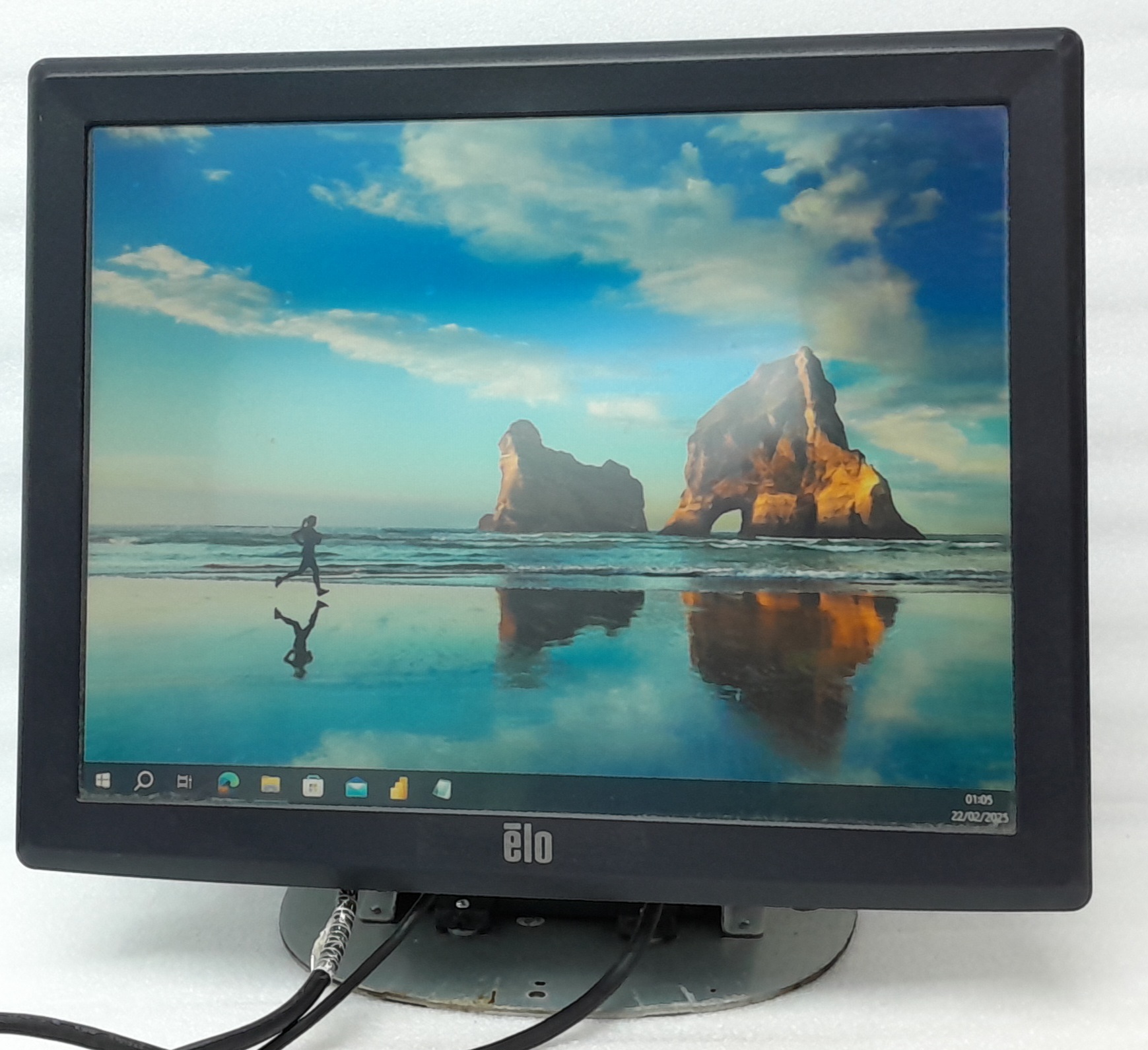 Elo_Et1515l-7cec-1-gy-g_1-1.jpg Elo_Et1515l-7cec-1-gy-g_1