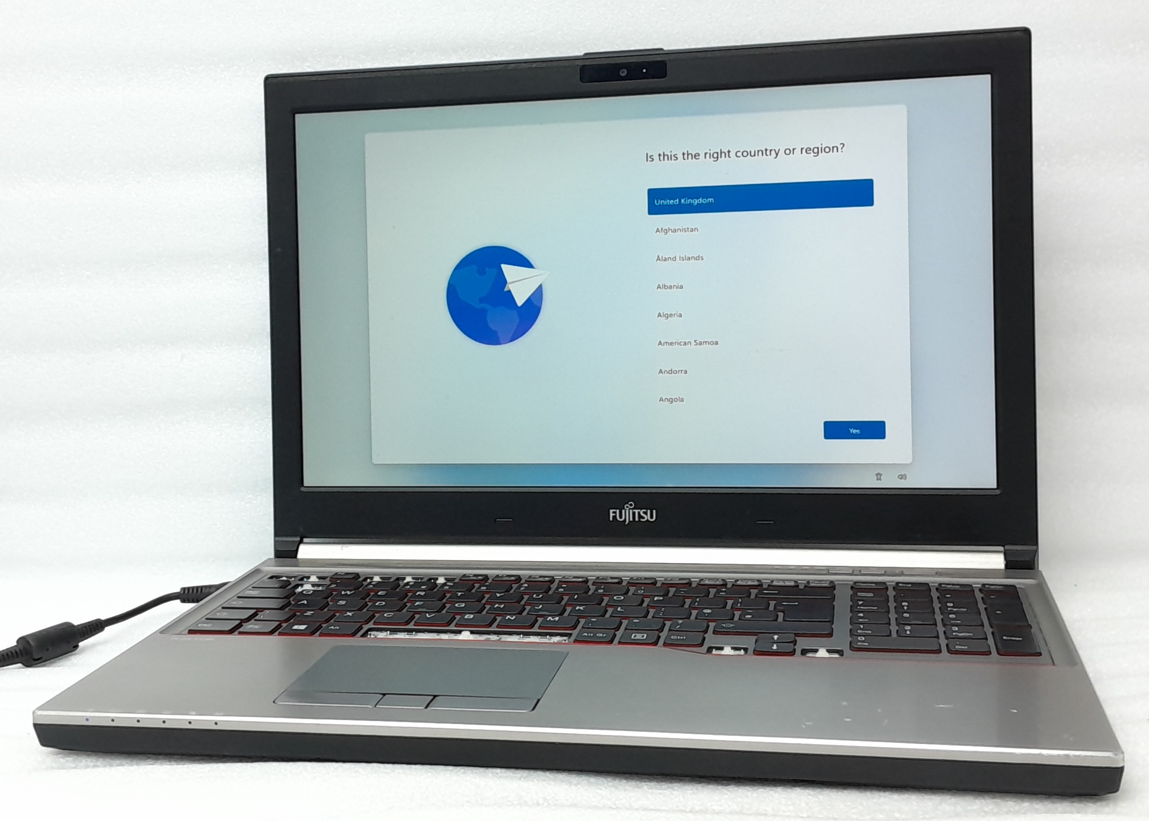 Fujitsu_Celsius_H770_1-2.jpg Fujitsu_Celsius_H770_1