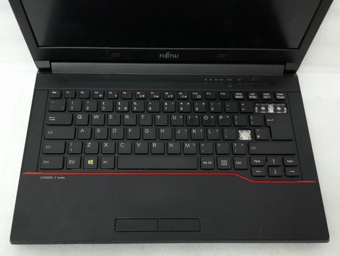 Fujitsu_Lifebook_E547_3