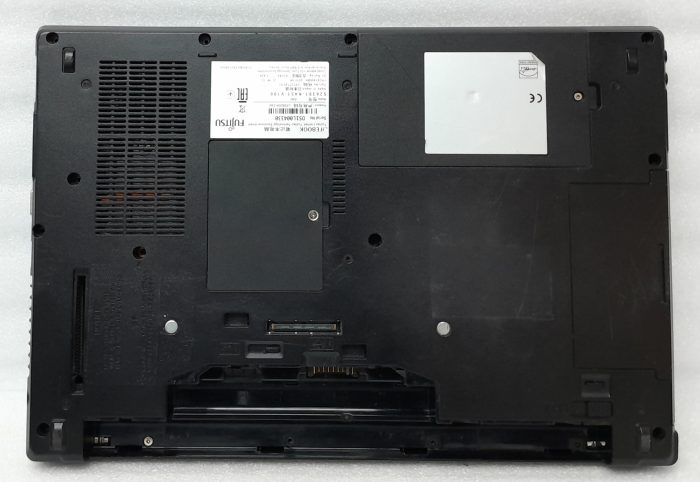 Fujitsu_Lifebook_E547_6