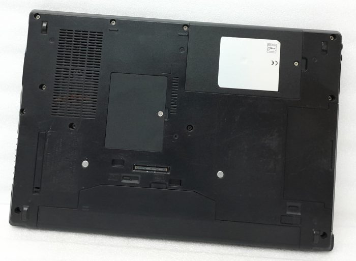 Fujitsu_Lifebook_E547_6