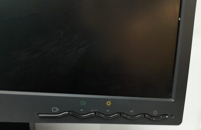 Lenovo_Thinkvision_L1940wa_3