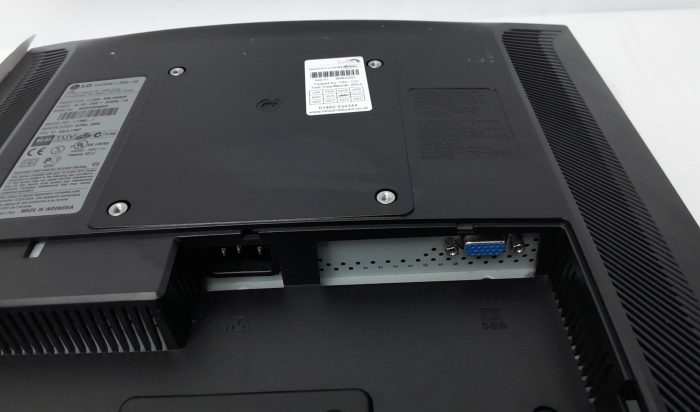 Lg_Flatron_L1750s_(l1750s-sn)_4