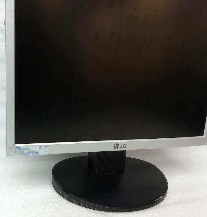 Lg_Flatron_L1752s-sf_3