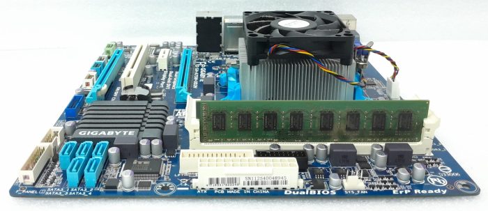 Gigabyte Motherboard AMD A8-3850 With I/O Shield GA-A75M-UD2H AM3 DDR3 MICRO ATX - Image 6