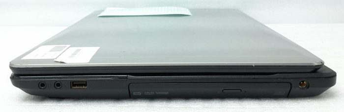 Acer_Aspire_E1-772_4