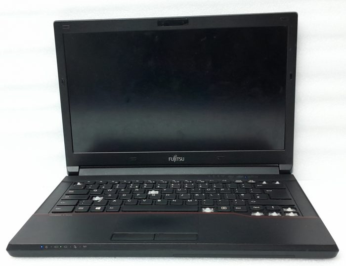 Fujitsu_Lifebook_E547_2