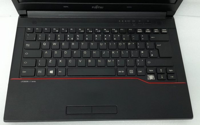 Fujitsu_Lifebook_E547_3
