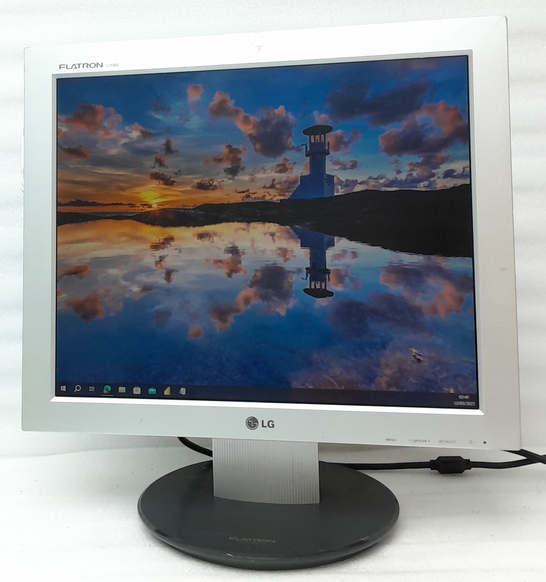 Lg_Flatron_L1730ssnt_L17ns-3_1-10.jpg Lg_Flatron_L1730ssnt_L17ns-3_1