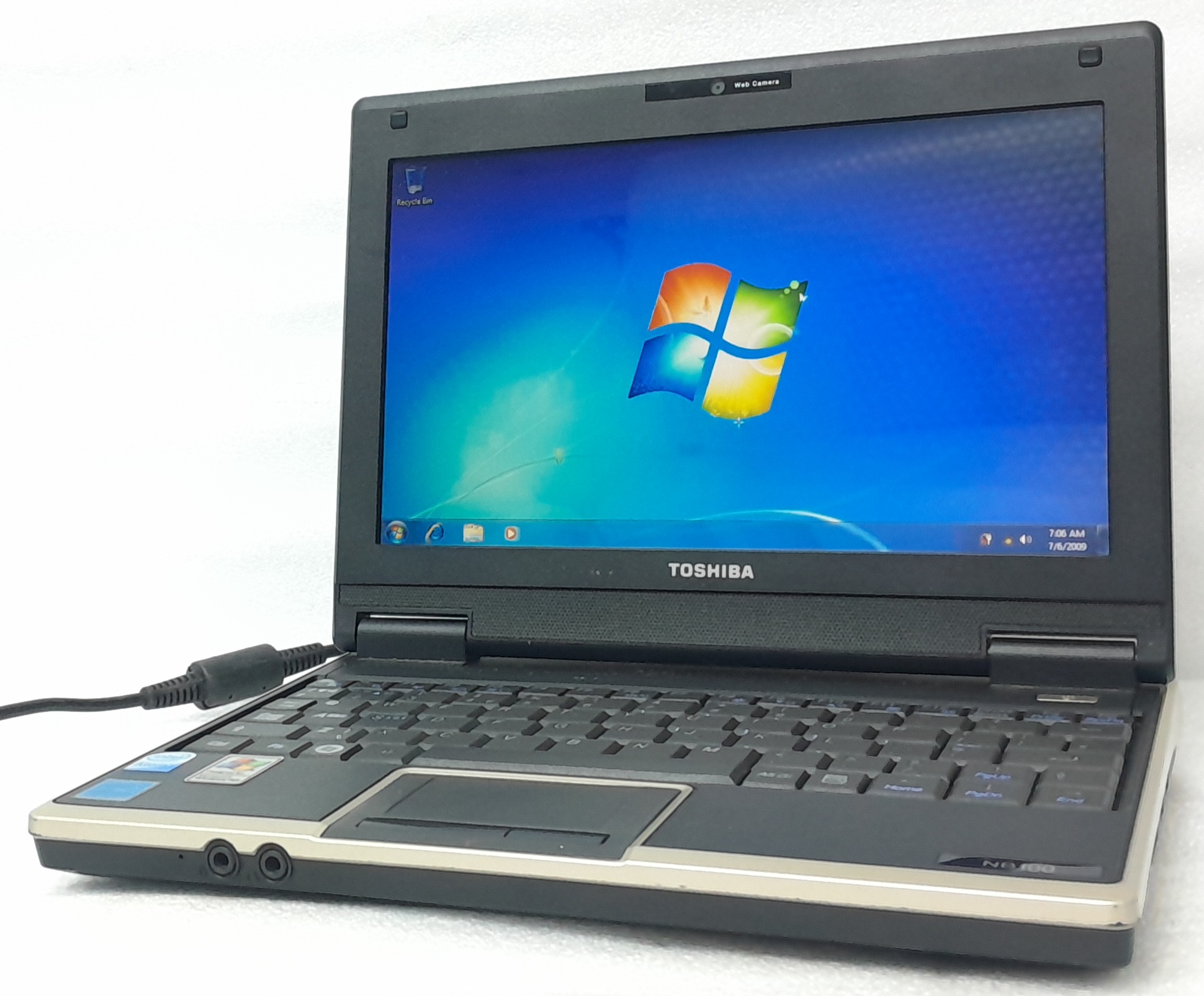 Toshiba_Nb100-128_1-5.jpg Toshiba_Nb100-128_1