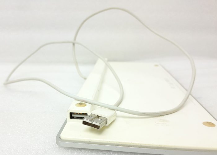 Apple USB Keyboard A1242 - Image 4