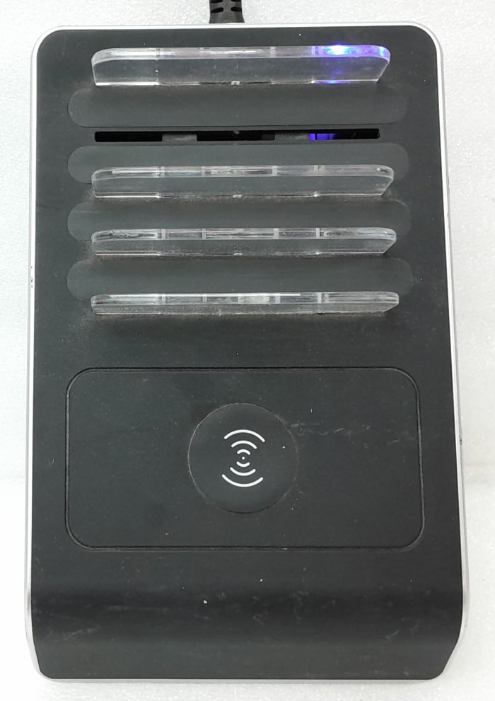 4 port USB Charging Station with QI Wireless Charging Pod 4 Port - Image 2