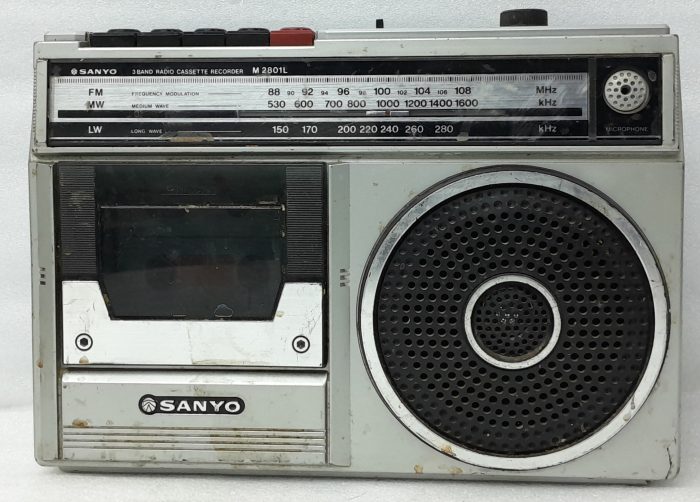 Sanyo Radio Cassette Recorder M2801L - Image 2