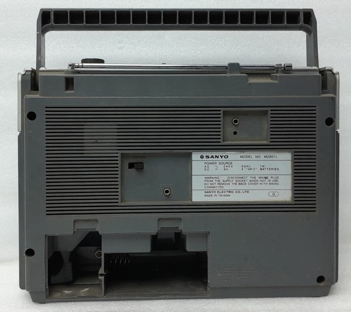 Sanyo Radio Cassette Recorder M2801L - Image 4