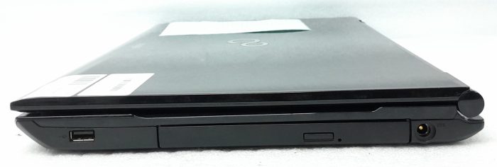 Fujitsu_Lifebook_Ah532-g21_4