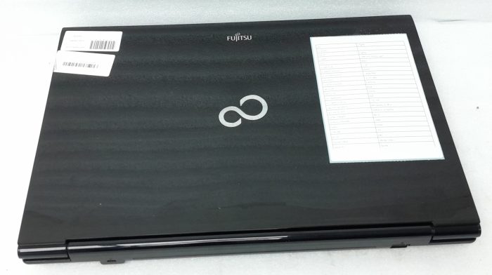 Fujitsu_Lifebook_Ah532-g21_6