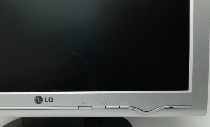 Lg_Flatron_L1717s-sn_3