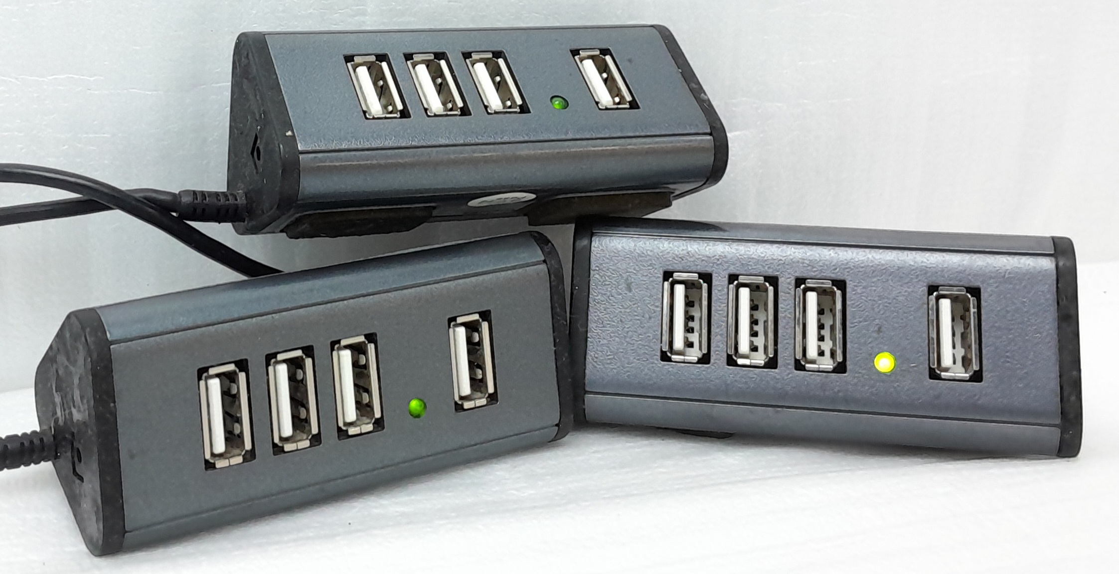 20250523_231722 Toshiba 4-Port Mini Hub PA3627E-1ETB - Job Lot x3 - Image 1