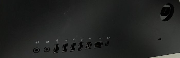 Apple_iMac_9,1_3