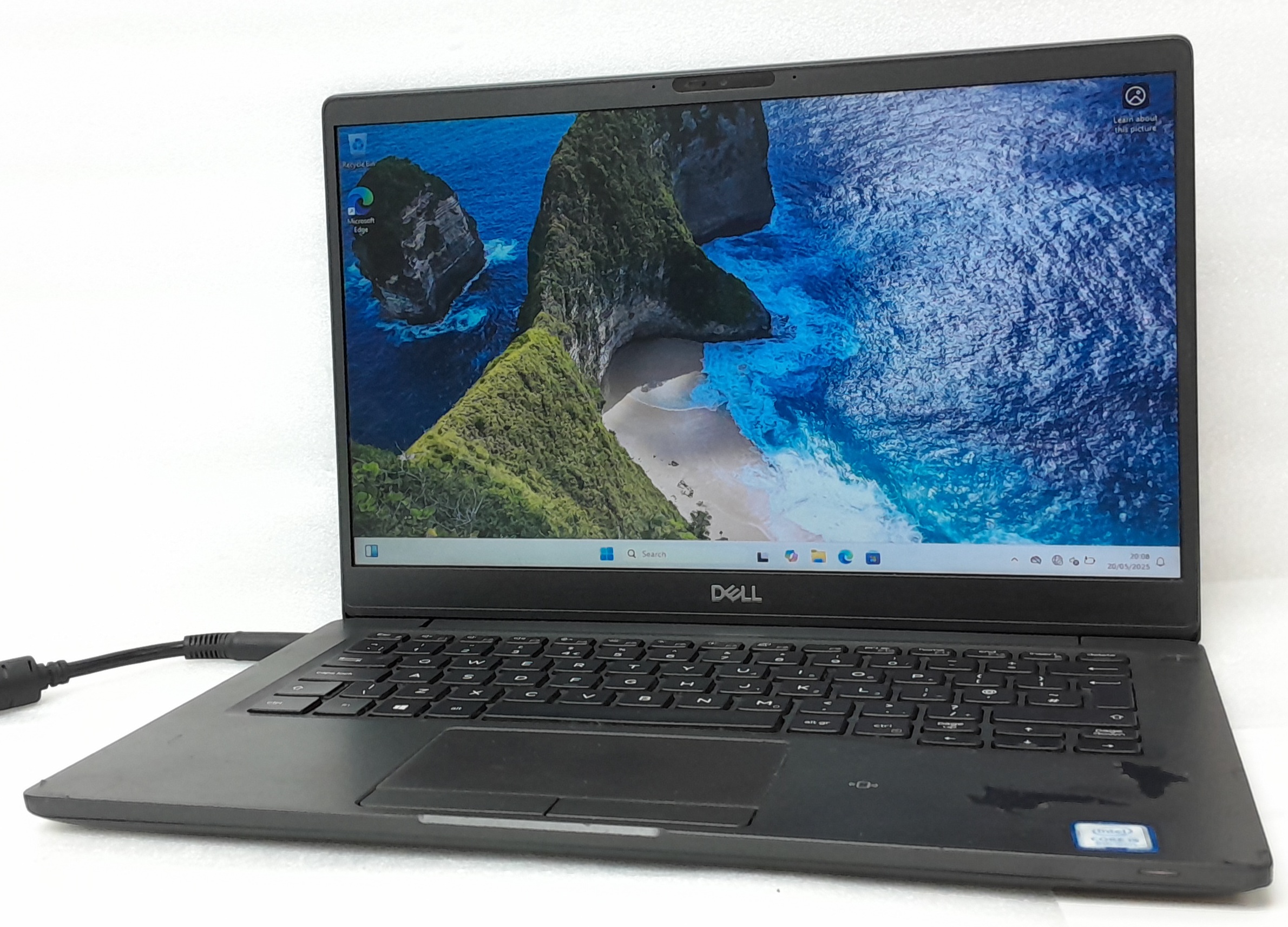 Dell_Latitude_7300_1.jpg Dell_Latitude_7300_1