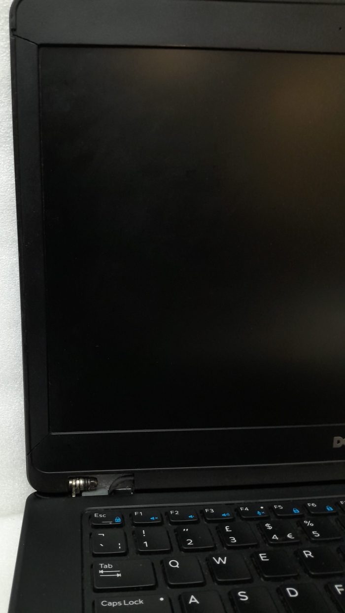 Dell__Latitude_E5470_3