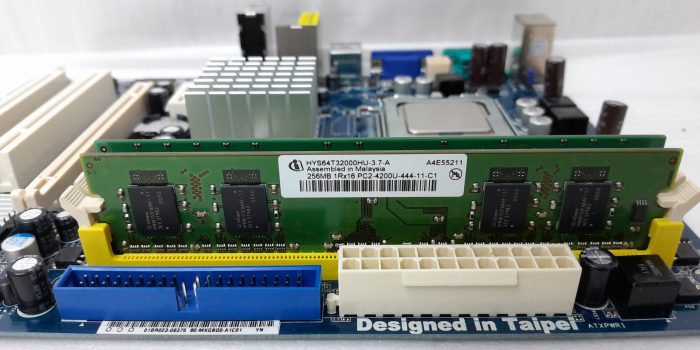 Asrock Motherboard Intel Core 2 Duo With I/O Shield G31M-GS R2.0 DDR2 - Image 8