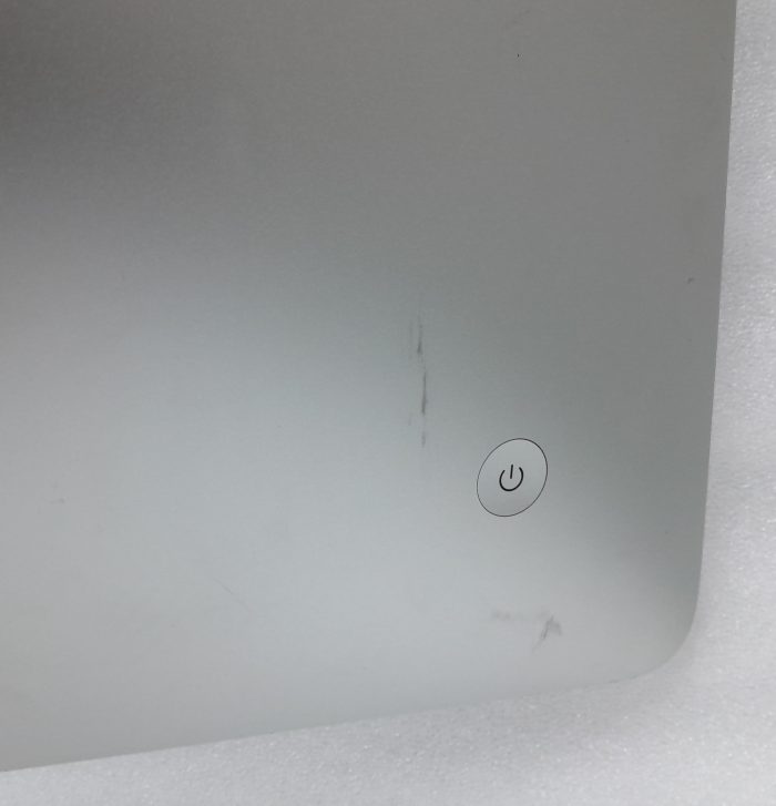 Apple_iMac13,1_4