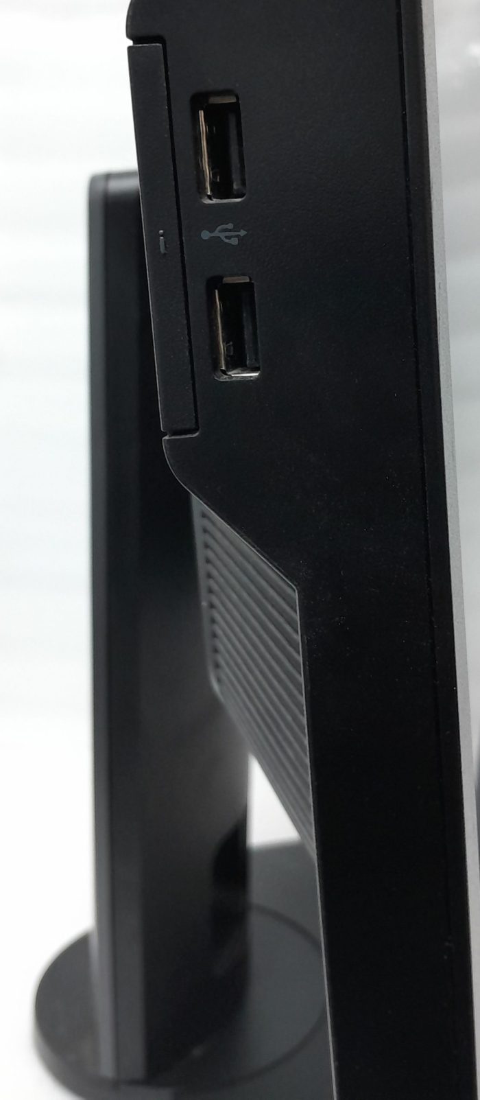 HP_Z24i_4