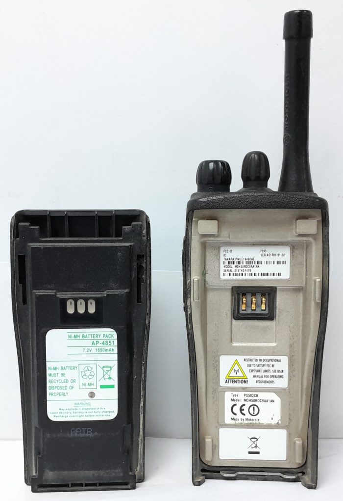 Motorola Two Way Radio Walkie Talkie CP040 - Pair - Image 4