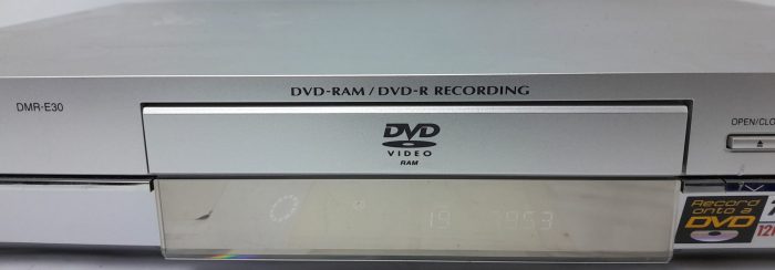 Panasonic DVD Video Recorder DMR-E30 - Image 3