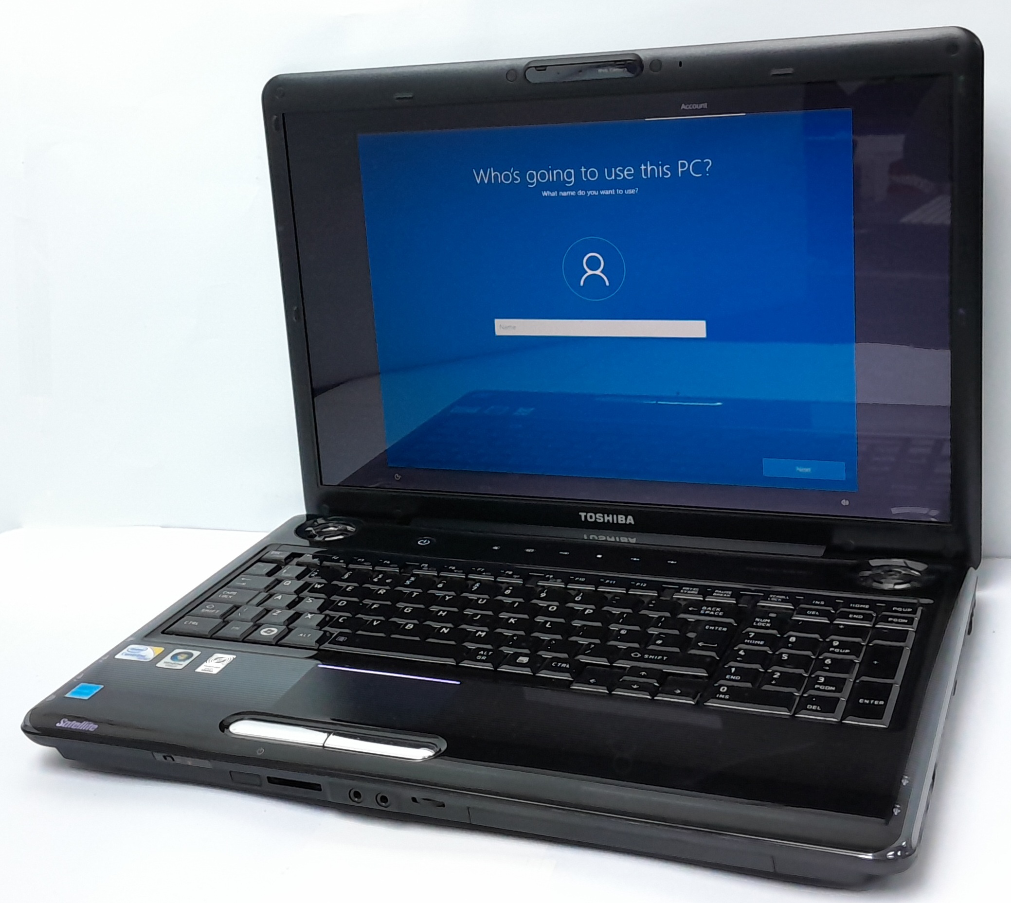 Toshiba_Satelite_P31gl00_1gl_1-1.jpg Toshiba_Satelite_P31gl00_1gl_1