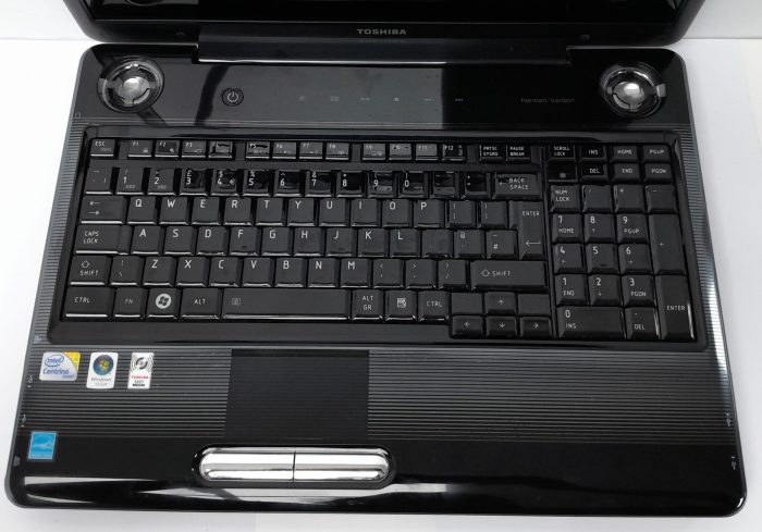 Toshiba_Satelite_P31gl00_1gl_3