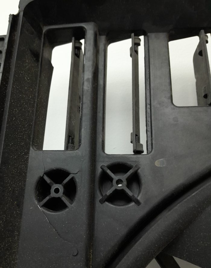 Porsche Cayenne Engine Cooling Fan Radiator 7P0121207B - Image 4